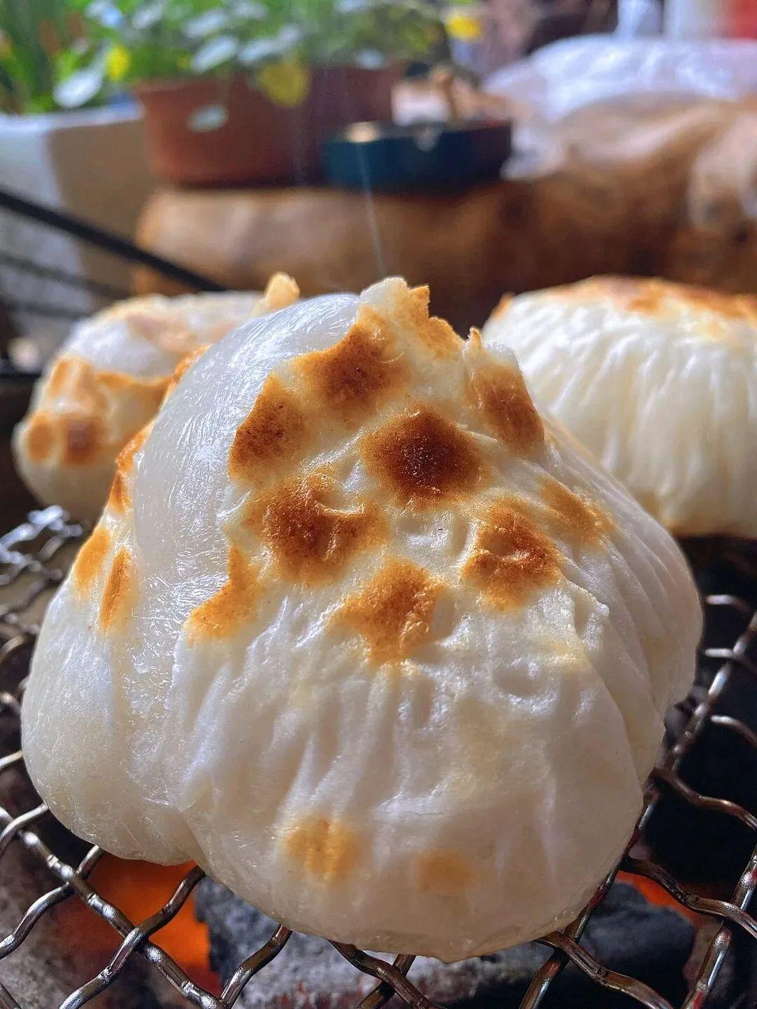 广西粑粑_广西龙胜：村民赶制特色年味美食粑粑果_广西特产粑粑